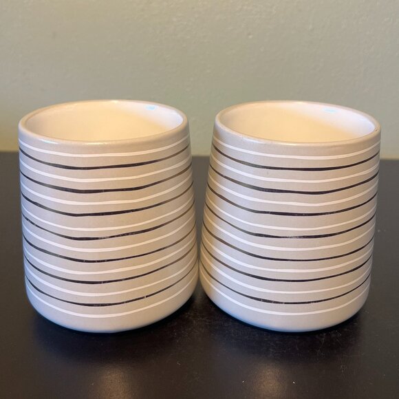 Set of 2 THYME & TABLE Stoneware Mugs ~ Gray with White & Metallic Gold Stripes - Picture 6 of 12